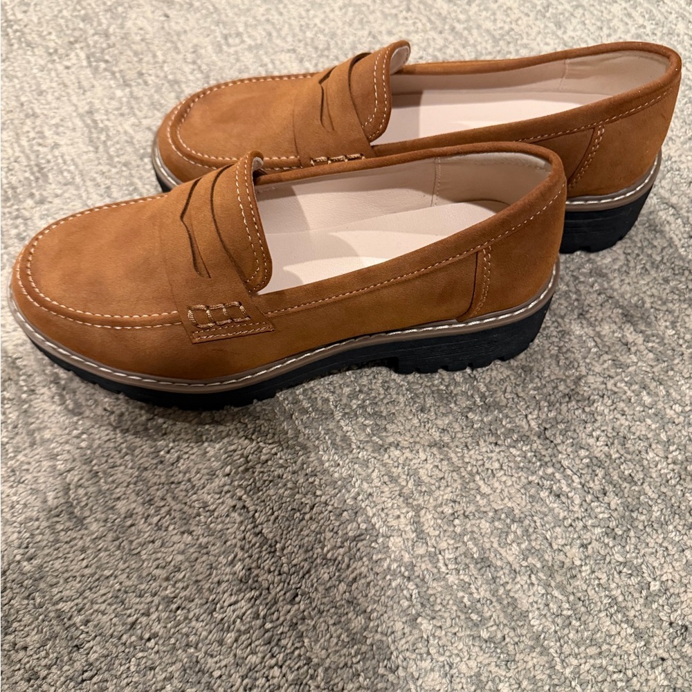 Brown Suede Loafers for Women 7.5 - Picture 2 of 4